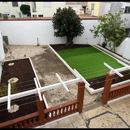 Na Porta 12 Casa Em Frente A *